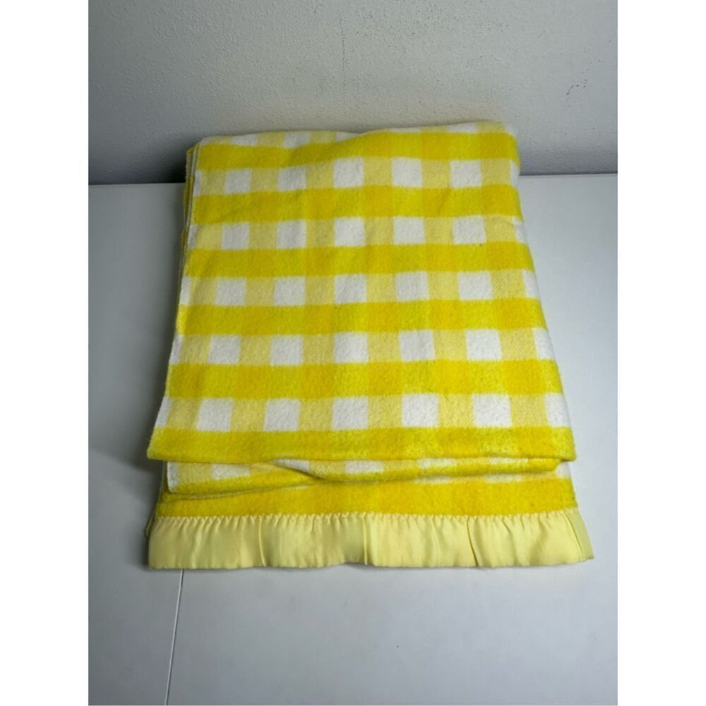 Vtg Stevens Utica Plaid Acrylic Satin Trim Thermal Knit Blanket 76”X90” Twin